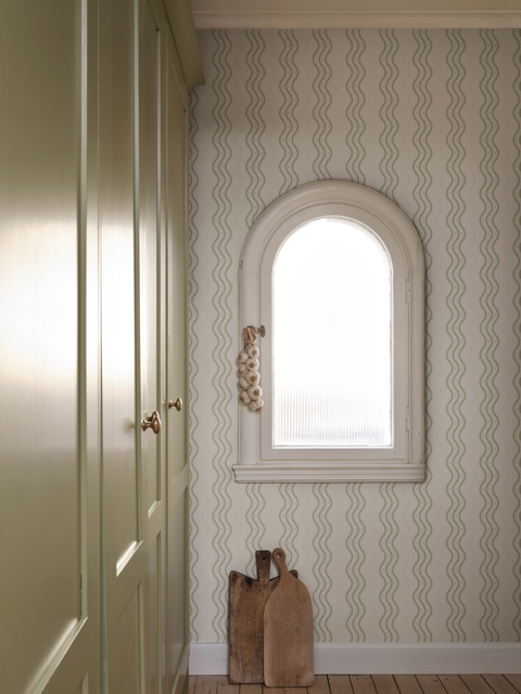 Ben, Garden Green S10370