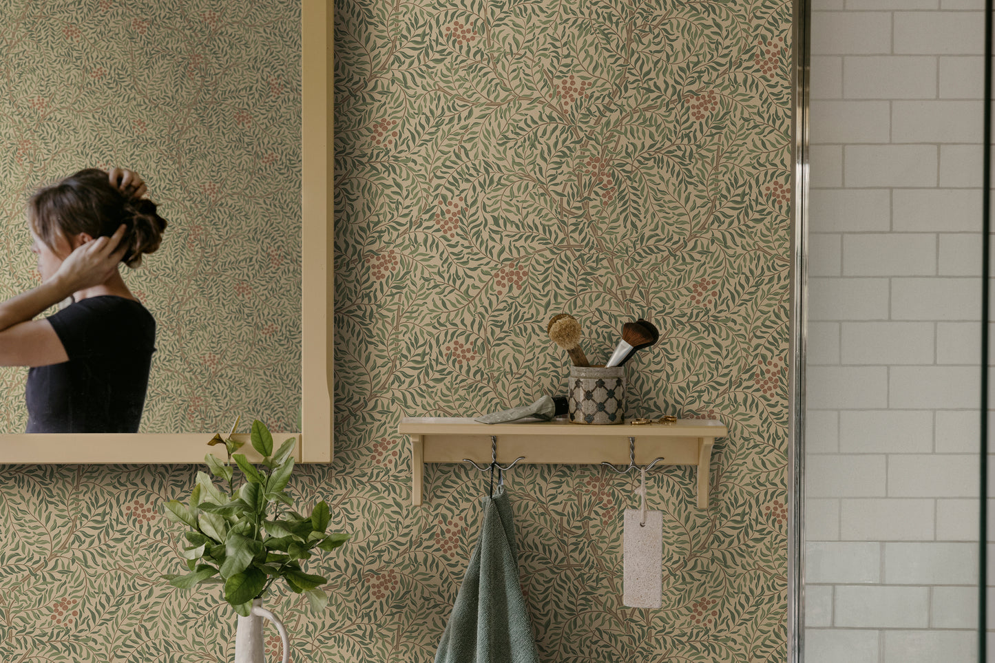 Simon, Garden Green S10496